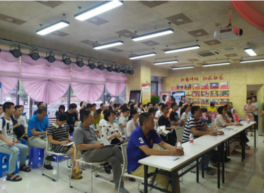 “坐古觀今，以史為鑒——淺析當今國際關系與形勢”講座