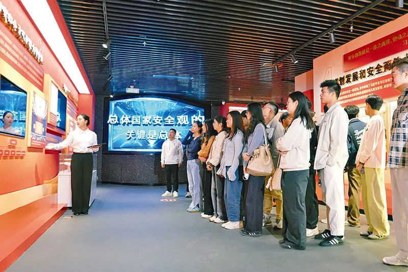 堅(jiān)定不移貫徹總體國(guó)家安全觀 以高水平安全護(hù)航中國(guó)式現(xiàn)代化